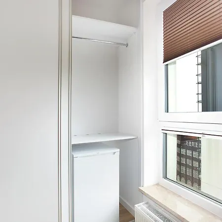 Ms Sky Tower Vi * グダニスク